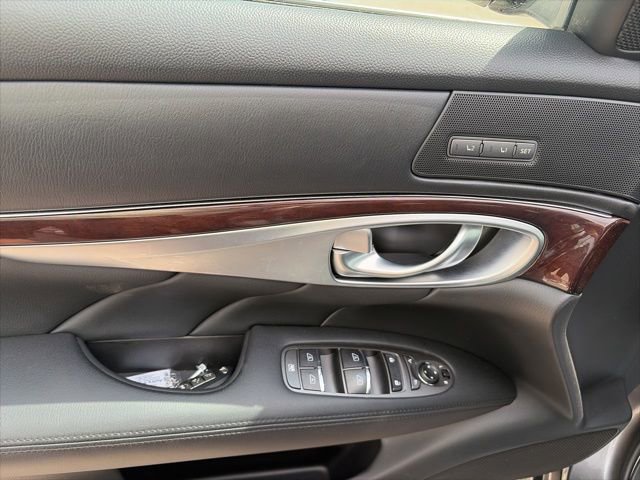 Used 2019 INFINITI Q70 Luxe AWD/4WD image 15