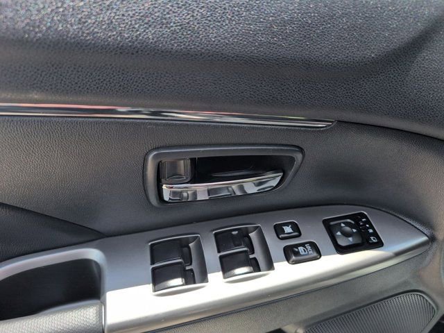 Used 2025 Mitsubishi Outlander Sport SE AWD/4WD image 13