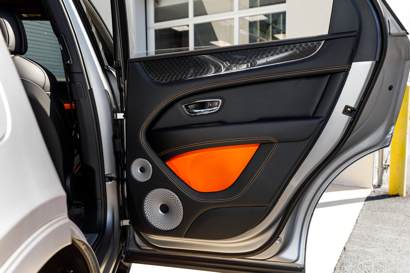 New 2025 Bentley Bentayga image 32