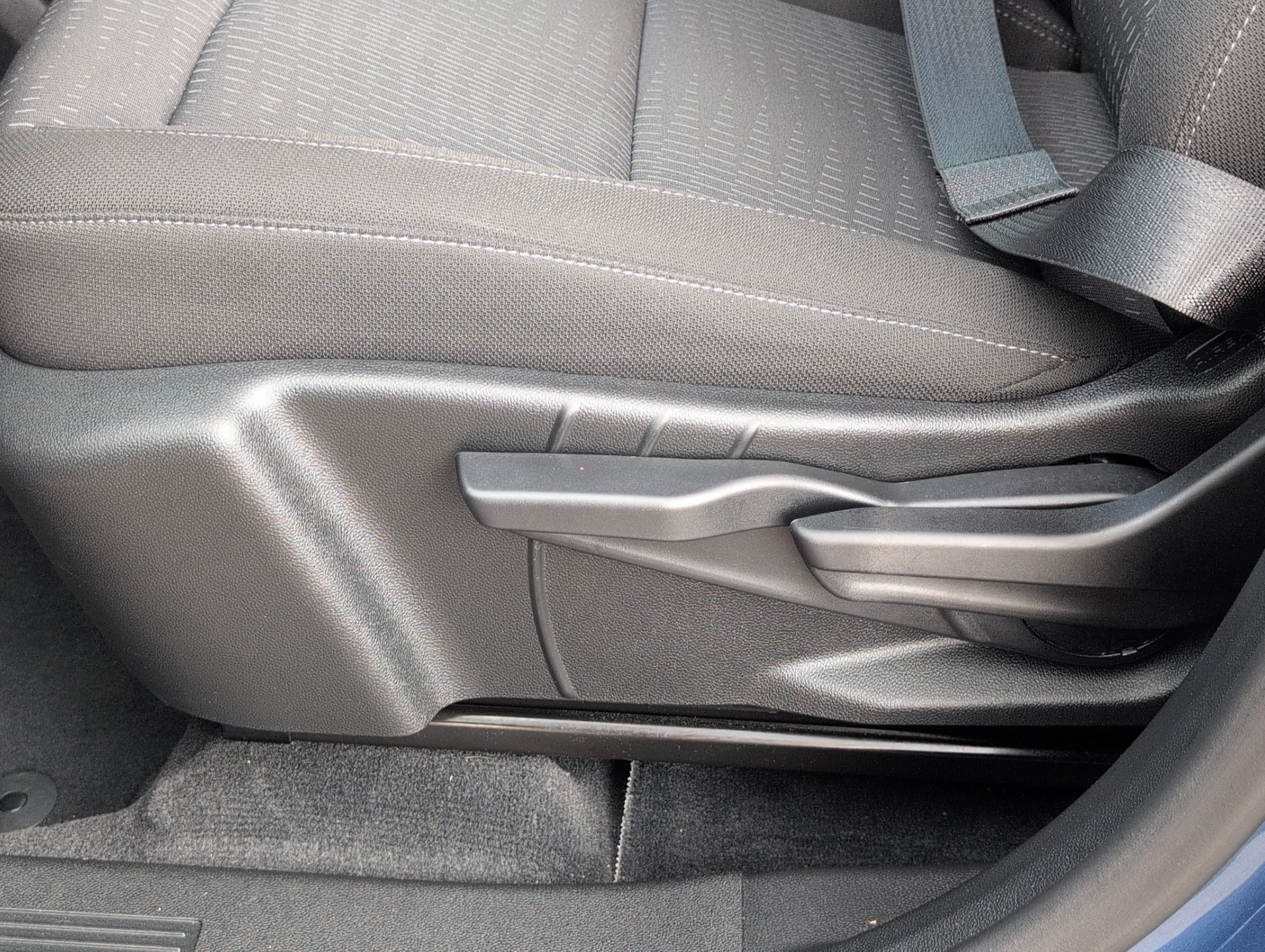 Used 2026 Chevrolet Equinox LT AWD/4WD image 14