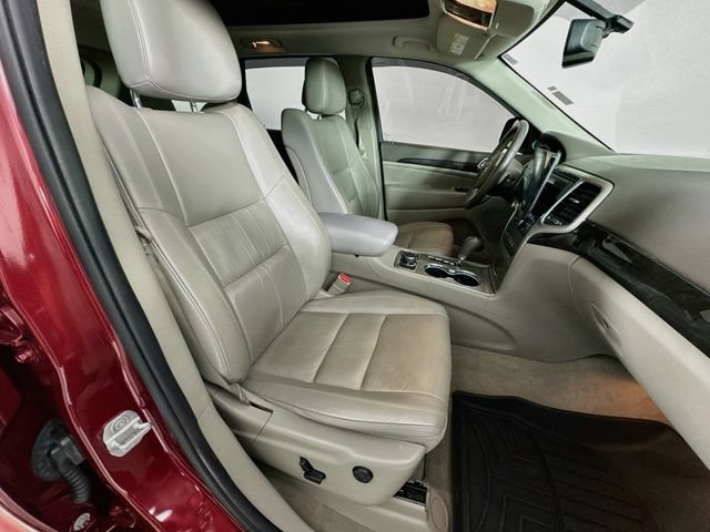 Used 2013 Jeep Grand Cherokee Laredo AWD/4WD image 32