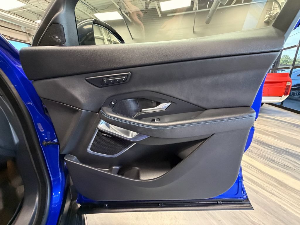 Used 2019 Jaguar E-PACE R-Dynamic SE AWD/4WD image 39