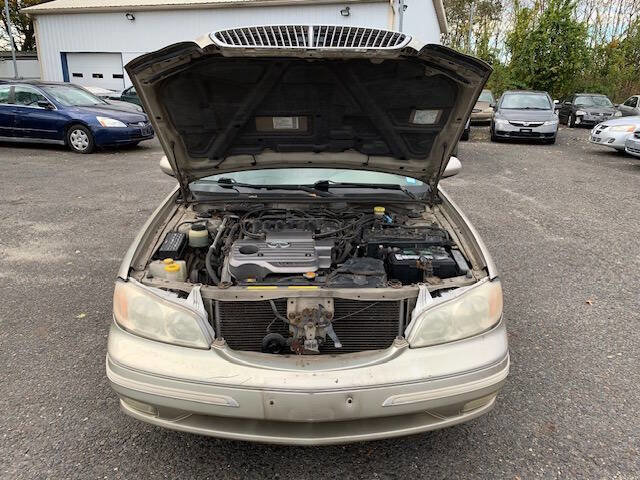 Used 2001 INFINITI I30 image 2