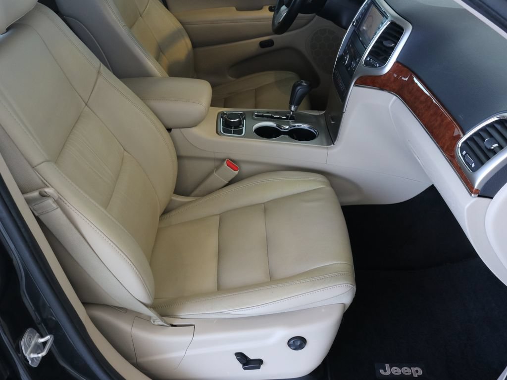 Used 2011 Jeep Grand Cherokee Limited w/ Trailer Tow Group AWD/4WD image 42