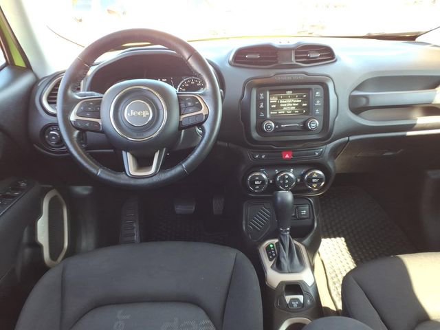 Used 2017 Jeep Renegade Latitude w/ Popular Equipment Group image 18