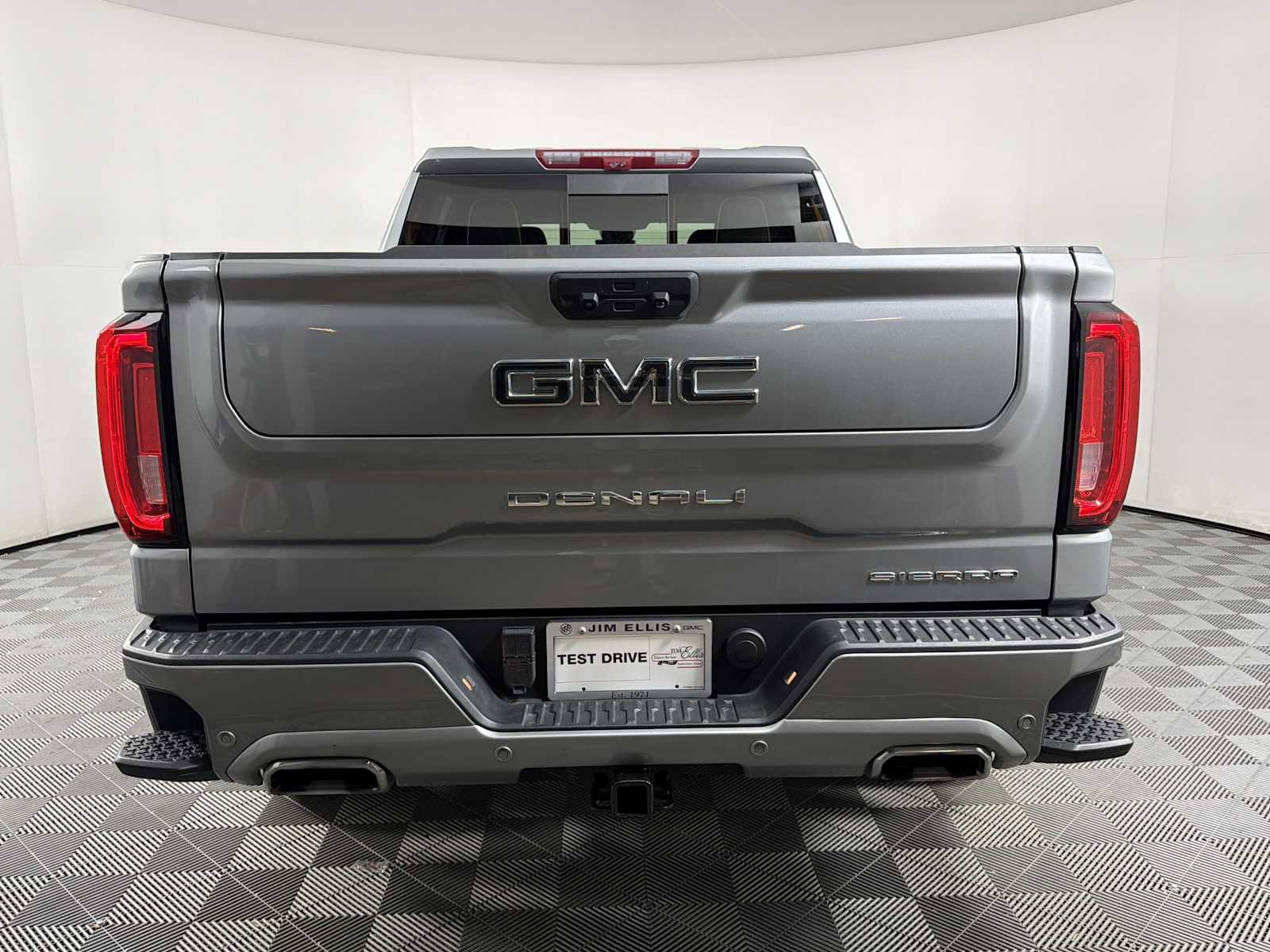 Used 2025 GMC Sierra 1500 Denali Ultimate AWD/4WD image 5