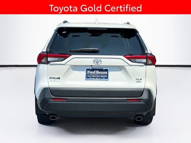 Certified 2021 Toyota RAV4 XLE Premium AWD/4WD image 7