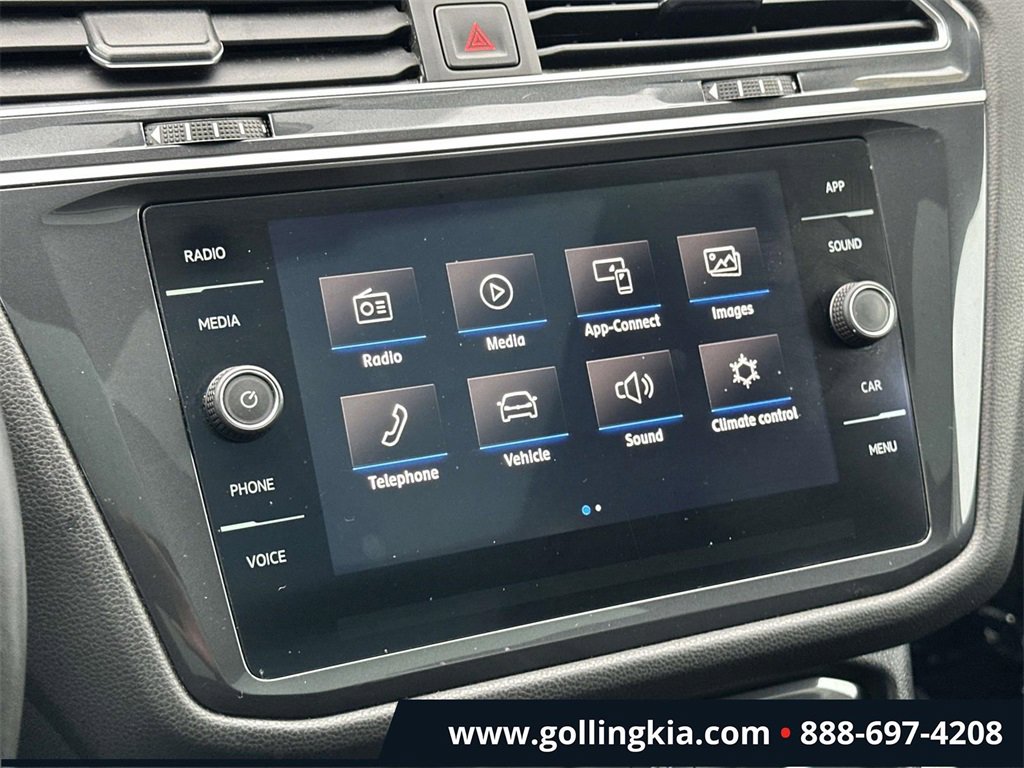 Used 2020 Volkswagen Tiguan SE w/ Panoramic Sunroof Package image 25