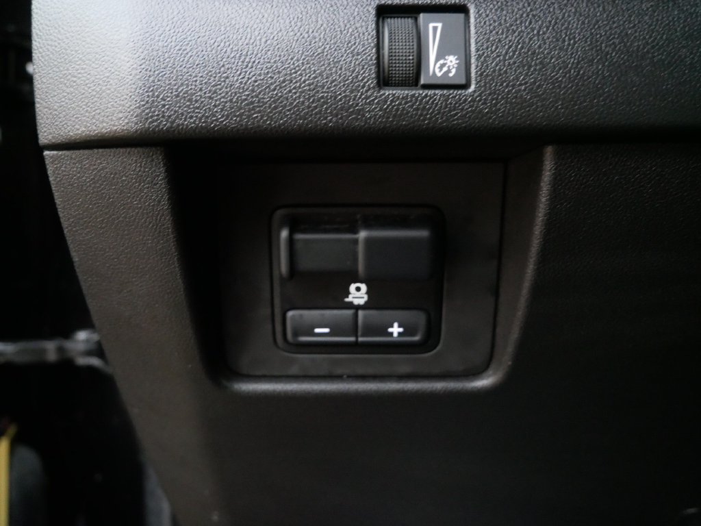 Used 2024 Chevrolet Colorado Trail Boss w/ Technology Package AWD/4WD image 16