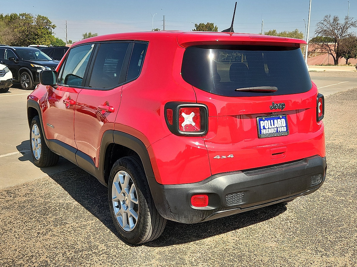 Used 2023 Jeep Renegade Latitude AWD/4WD image 3