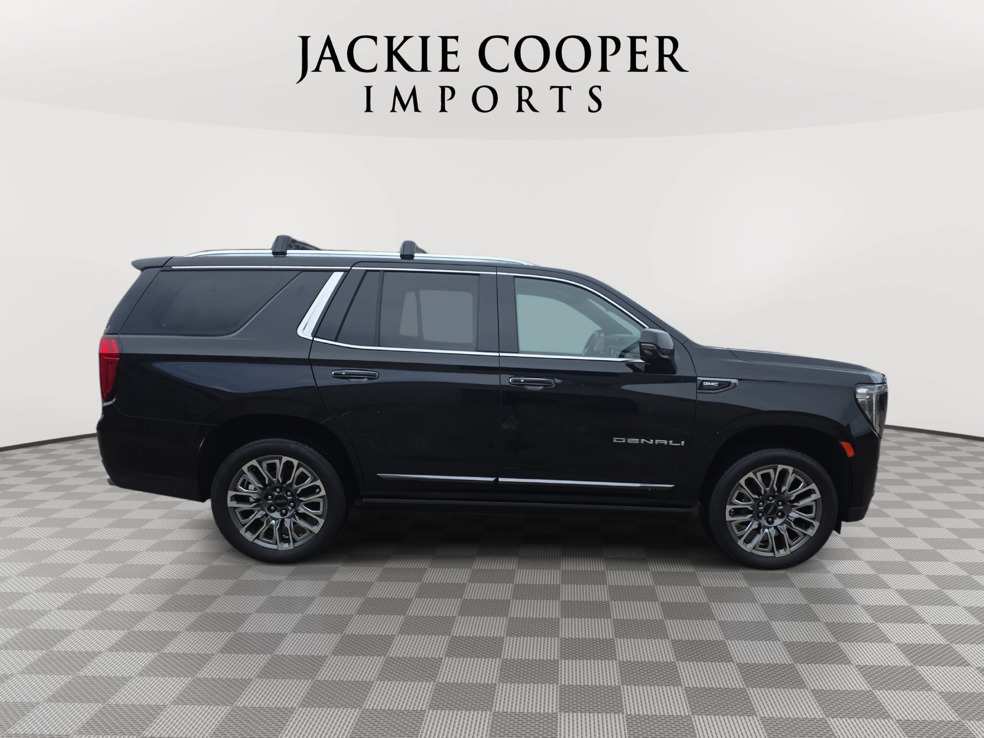 Used 2023 GMC Yukon Denali Ultimate AWD/4WD image 4