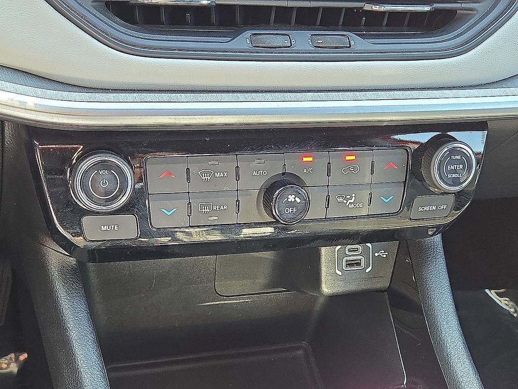 Used 2025 Jeep Compass Limited AWD/4WD image 30