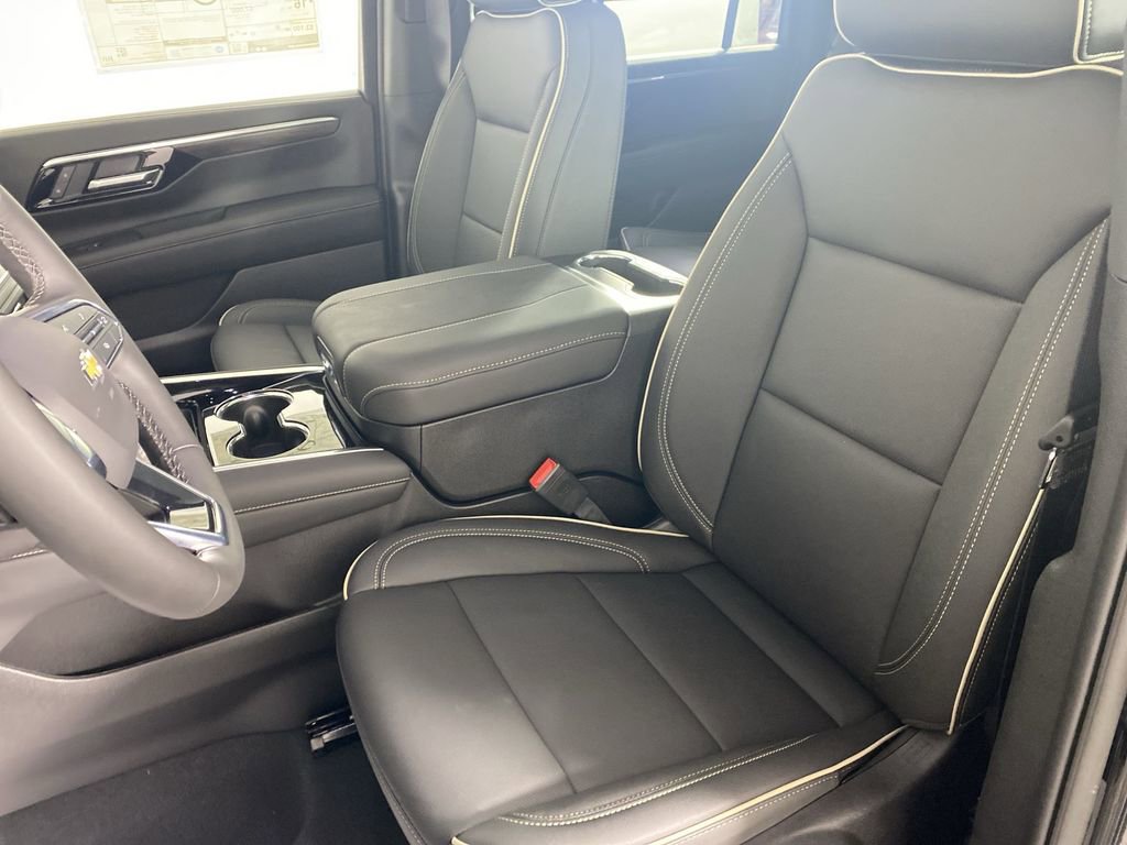New 2026 Chevrolet Suburban Premier image 21