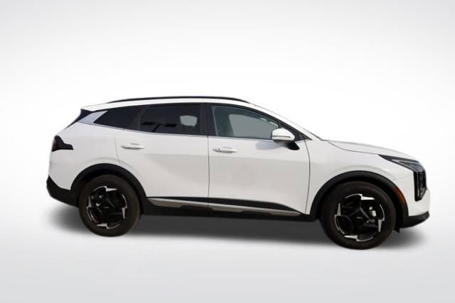 Certified 2026 Kia Sportage EX w/ EX Panorama Roof Package image 9