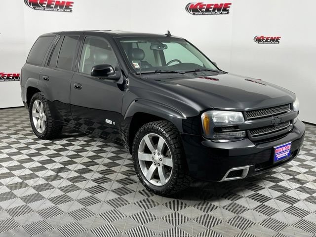 Used 2008 Chevrolet TrailBlazer SS w/ Sun And 6-Disc Cd Package AWD/4WD image 2