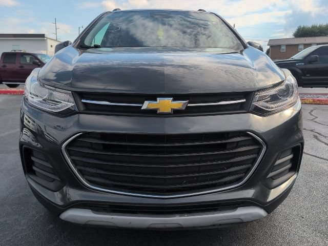 Used 2017 Chevrolet Trax LT w/ LT Convenience Package AWD/4WD image 3