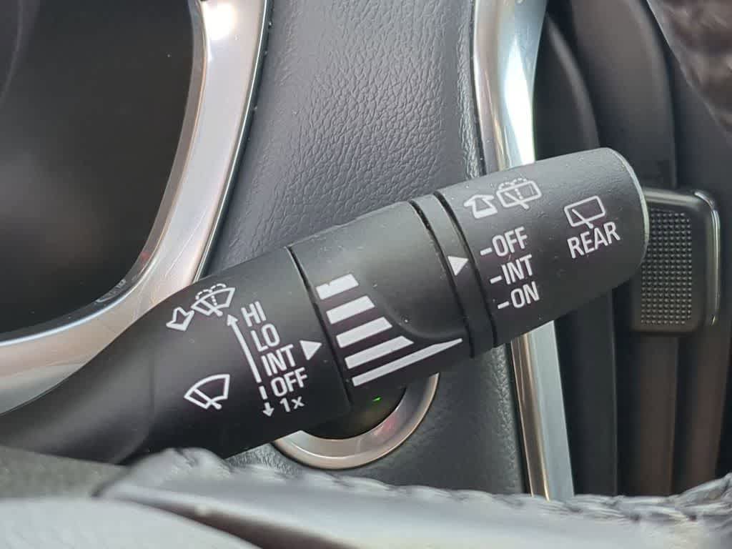 Used 2020 Chevrolet Traverse Premier w/ LPO, Blackout Package AWD/4WD image 24