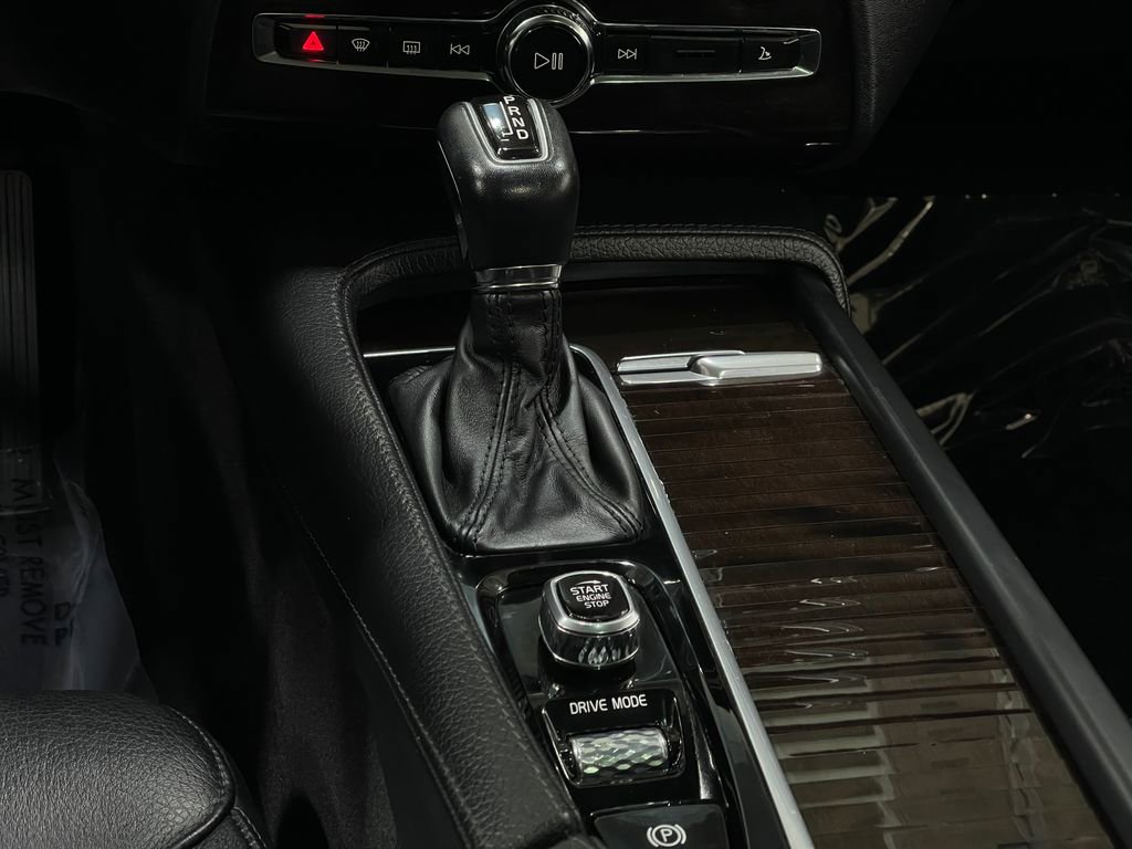 Used 2019 Volvo XC90 T5 Momentum w/ Protection Package Premier image 30