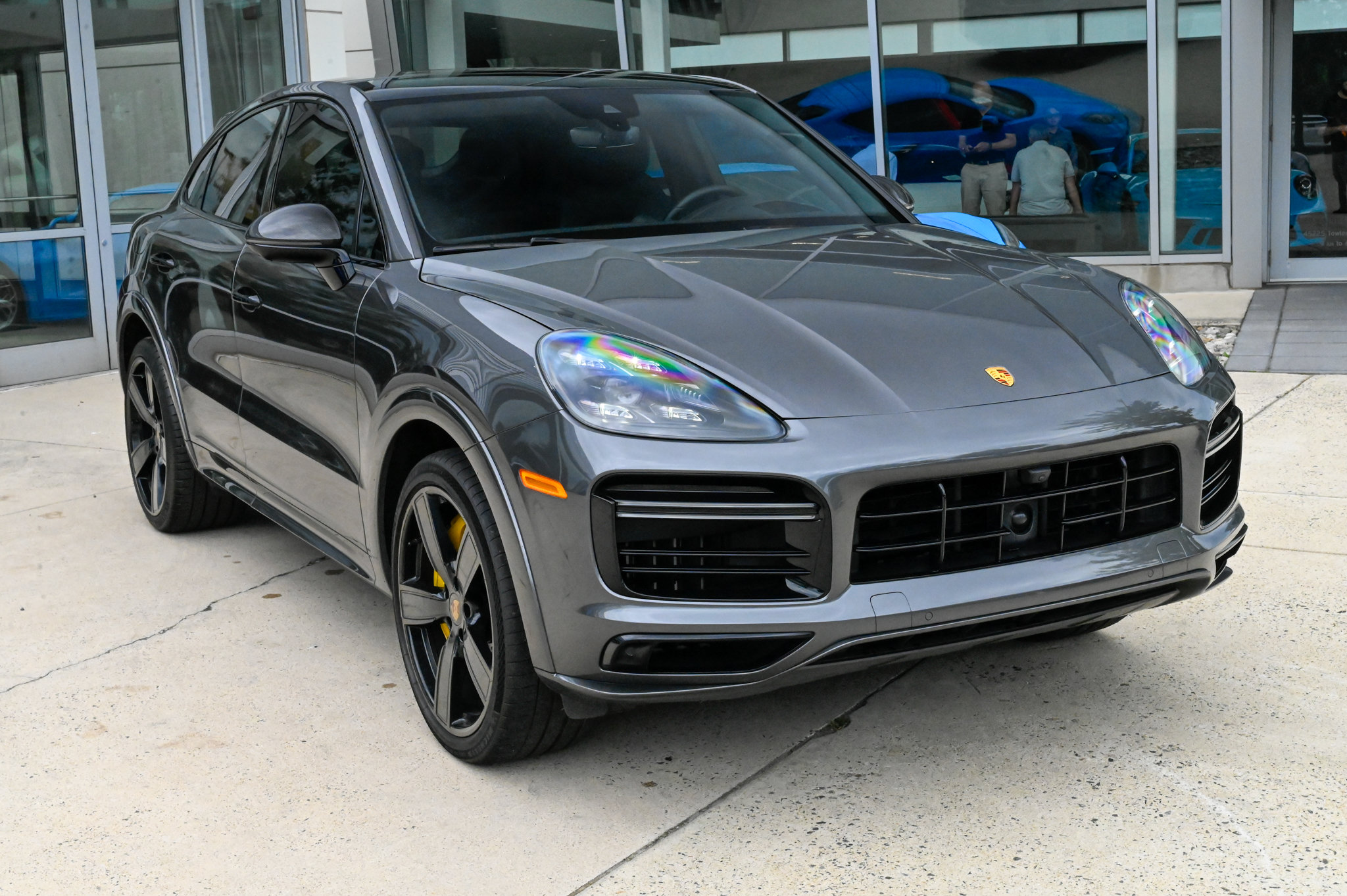 Used 2021 Porsche Cayenne Turbo AWD/4WD image 3