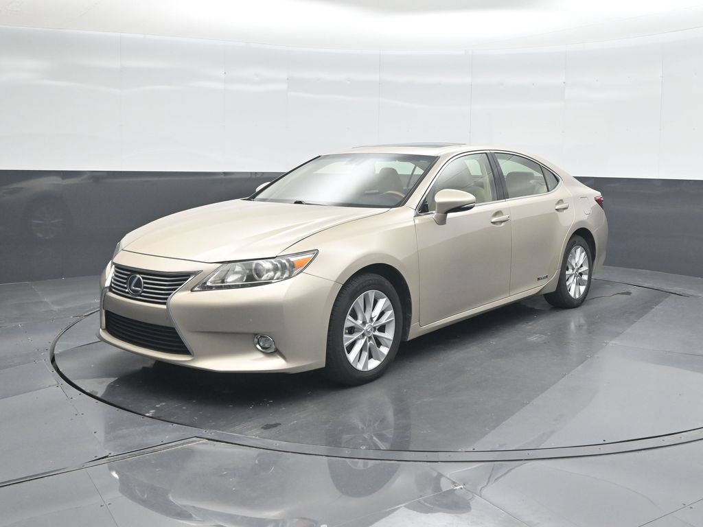 Used 2014 Lexus ES 300h w/ Luxury Package w/Bamboo Trim