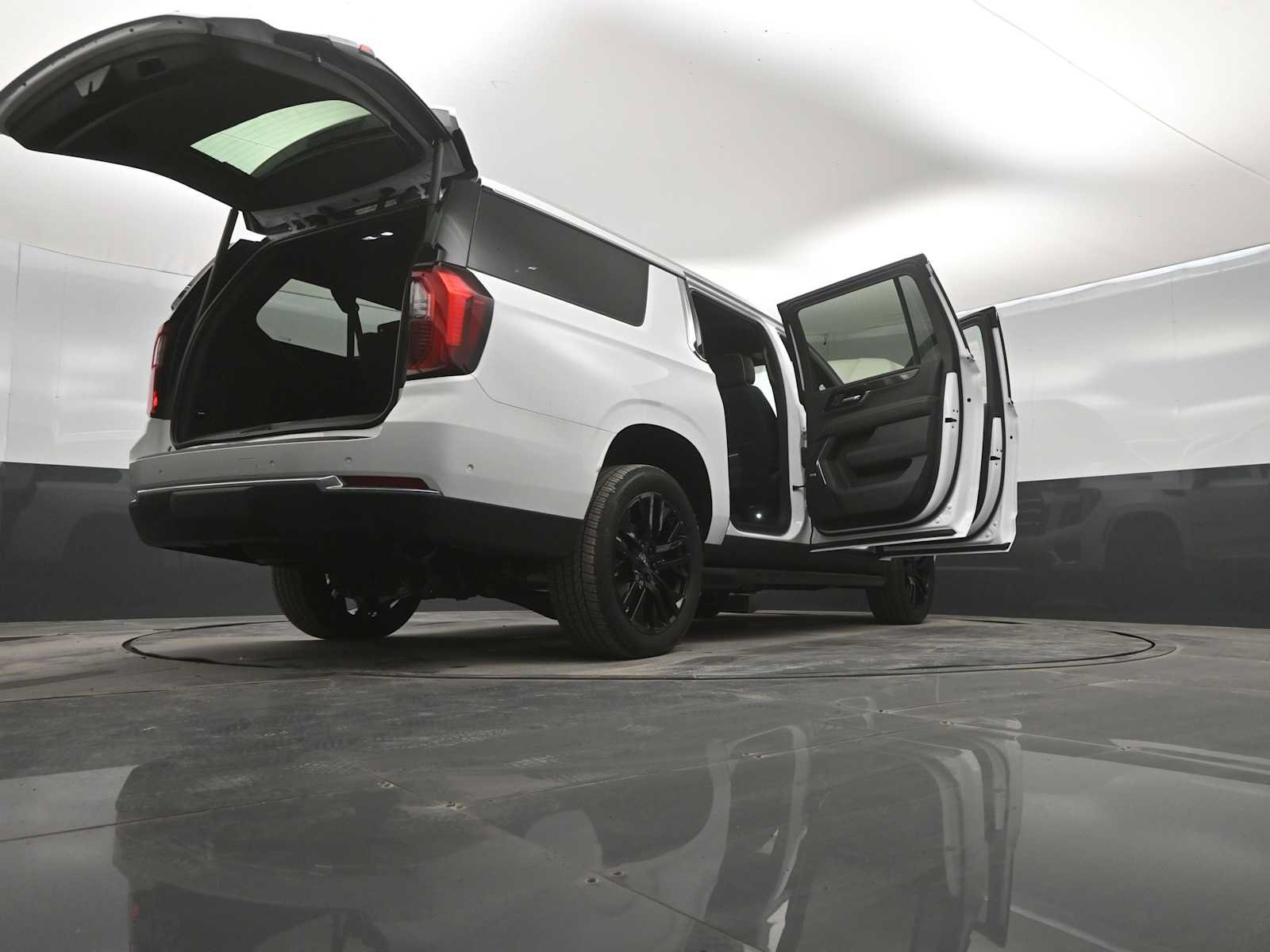 New 2026 GMC Yukon XL Elevation w/ LPO, Elevation Black Package AWD/4WD image 45