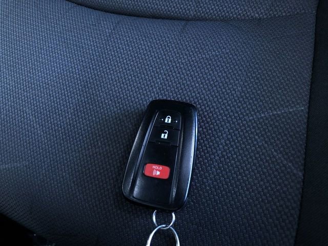 Used 2025 Toyota RAV4 XLE AWD/4WD image 33