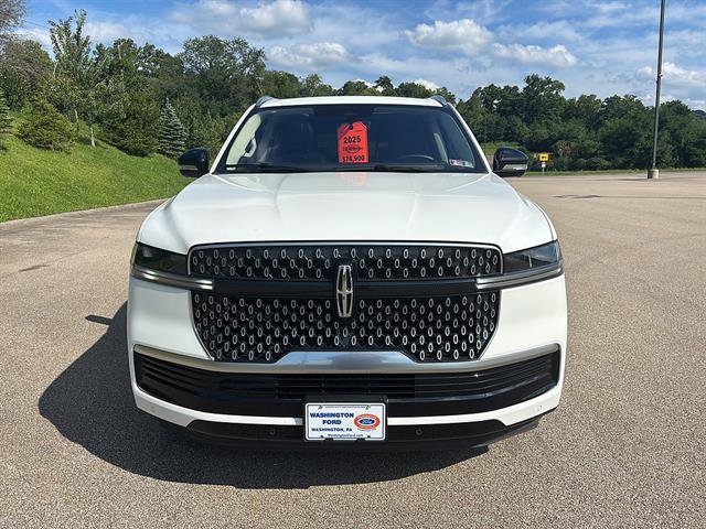 Used 2025 Lincoln Navigator L Reserve AWD/4WD image 7