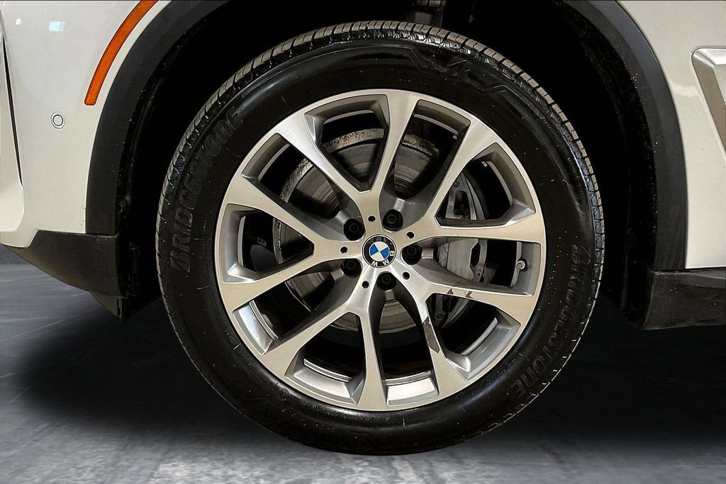 Used 2025 BMW X5 xDrive40i w/ Climate Comfort Package AWD/4WD image 34