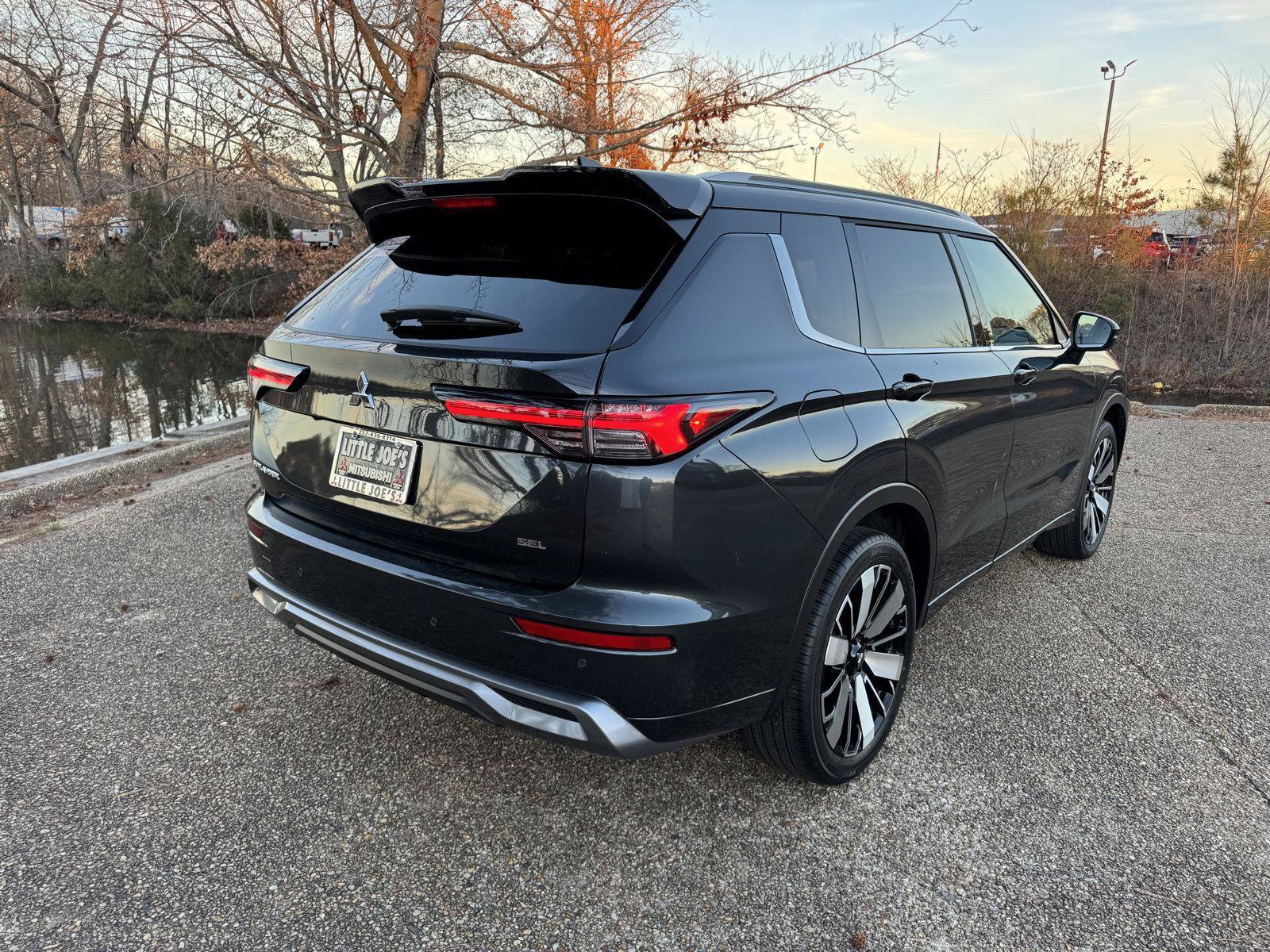 New 2026 Mitsubishi Outlander SEL FWD image 4
