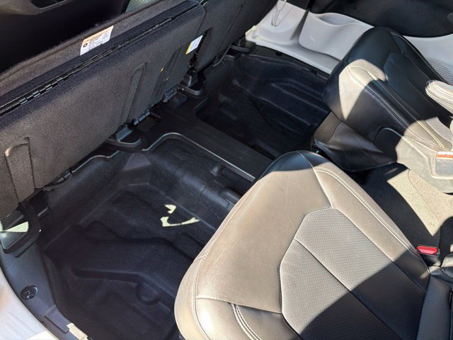 Used 2024 Chrysler Pacifica Touring-L FWD image 27