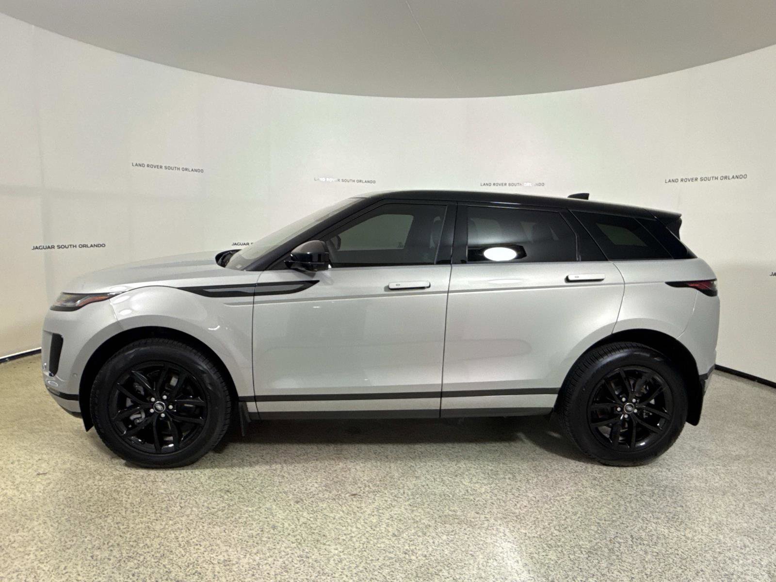 Used 2026 Land Rover Range Rover Evoque S AWD/4WD image 2