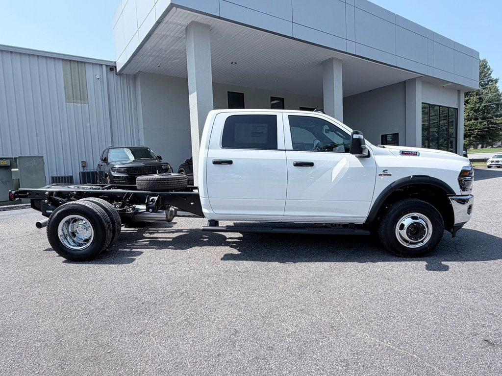 New 2026 RAM 3500 Tradesman AWD/4WD image 4