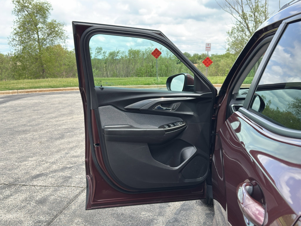 Used 2023 Chevrolet TrailBlazer LT FWD image 10