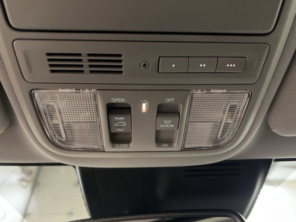 Used 2018 Honda CR-V Touring image 23
