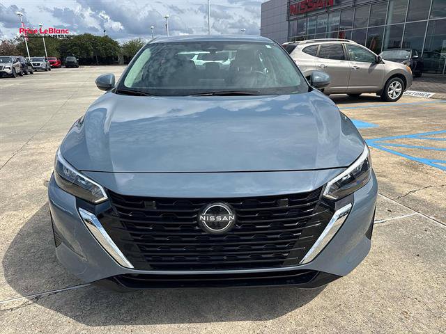 Used 2024 Nissan Sentra SV FWD image 2