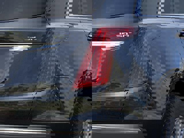 New 2026 Cadillac XT5 Luxury w/ LPO, Floor Liner Package AWD/4WD image 11