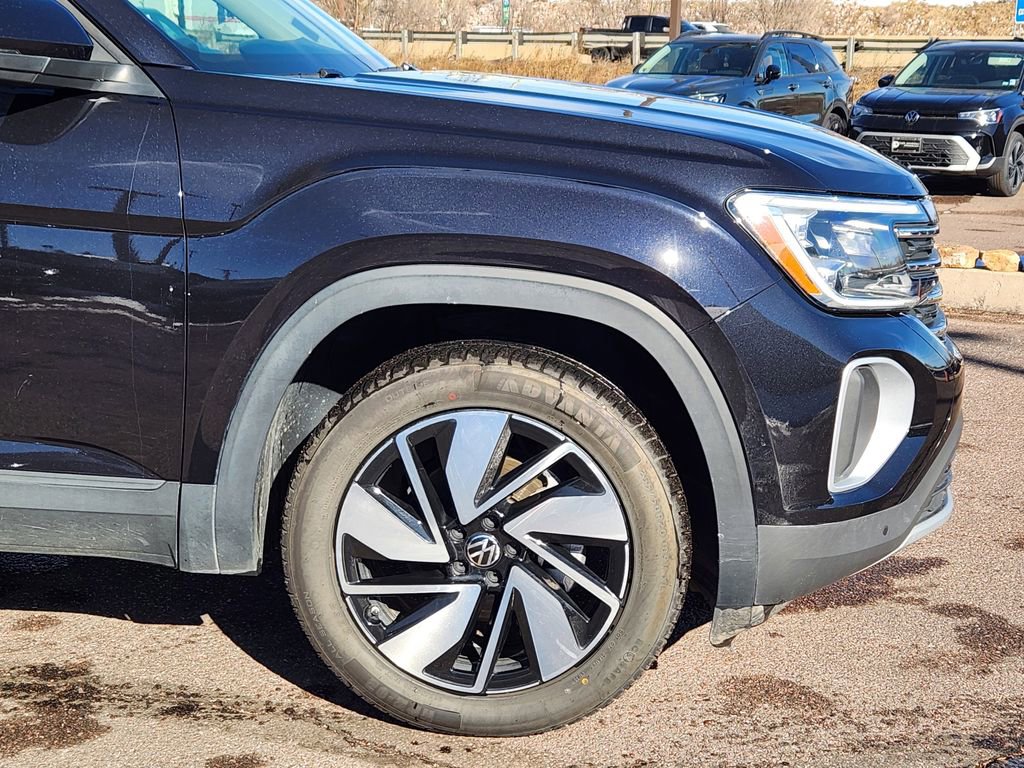 Used 2025 Volkswagen Atlas SE image 28