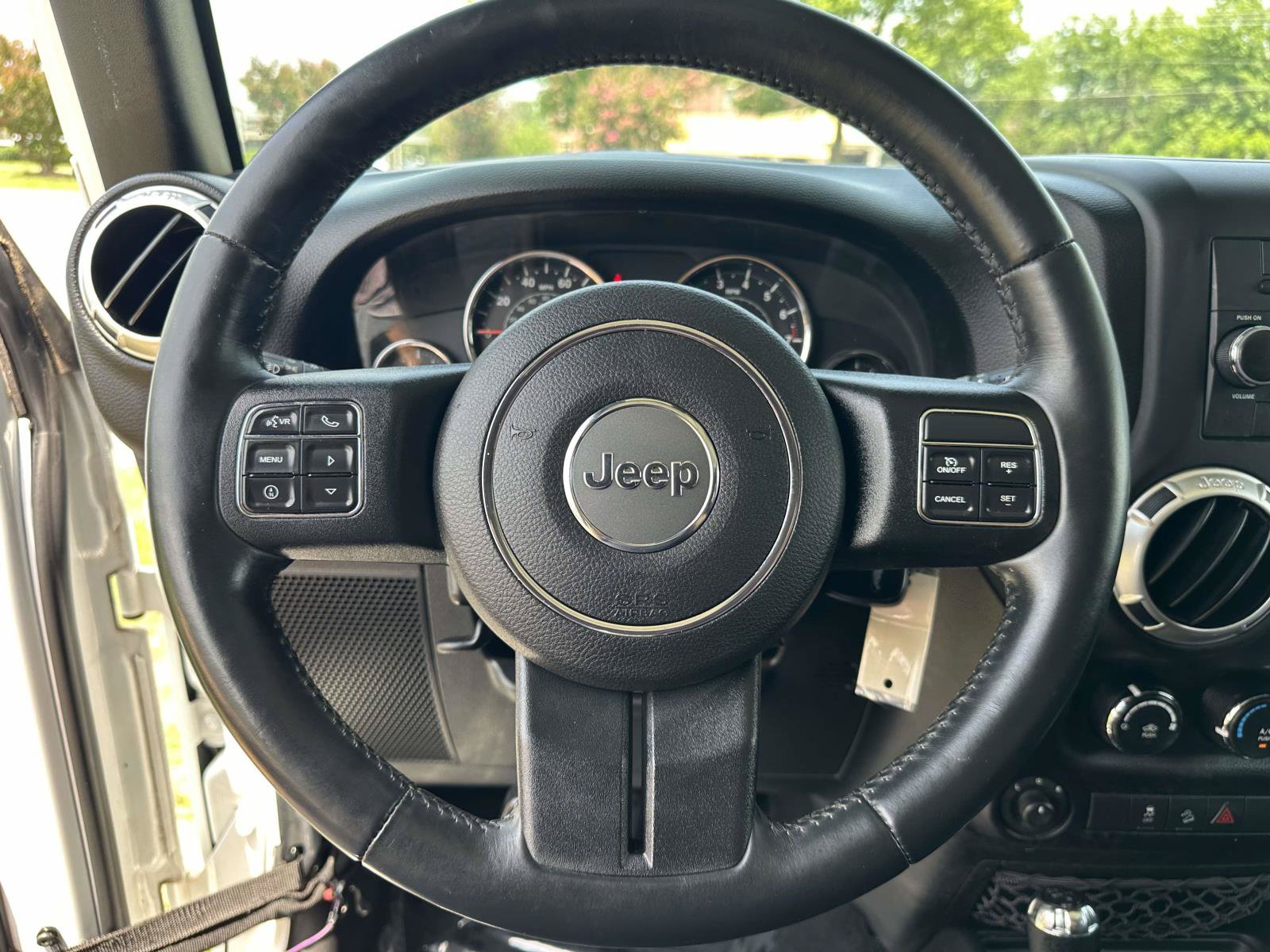 Used 2015 Jeep Wrangler Sahara w/ Connectivity Group AWD/4WD image 12