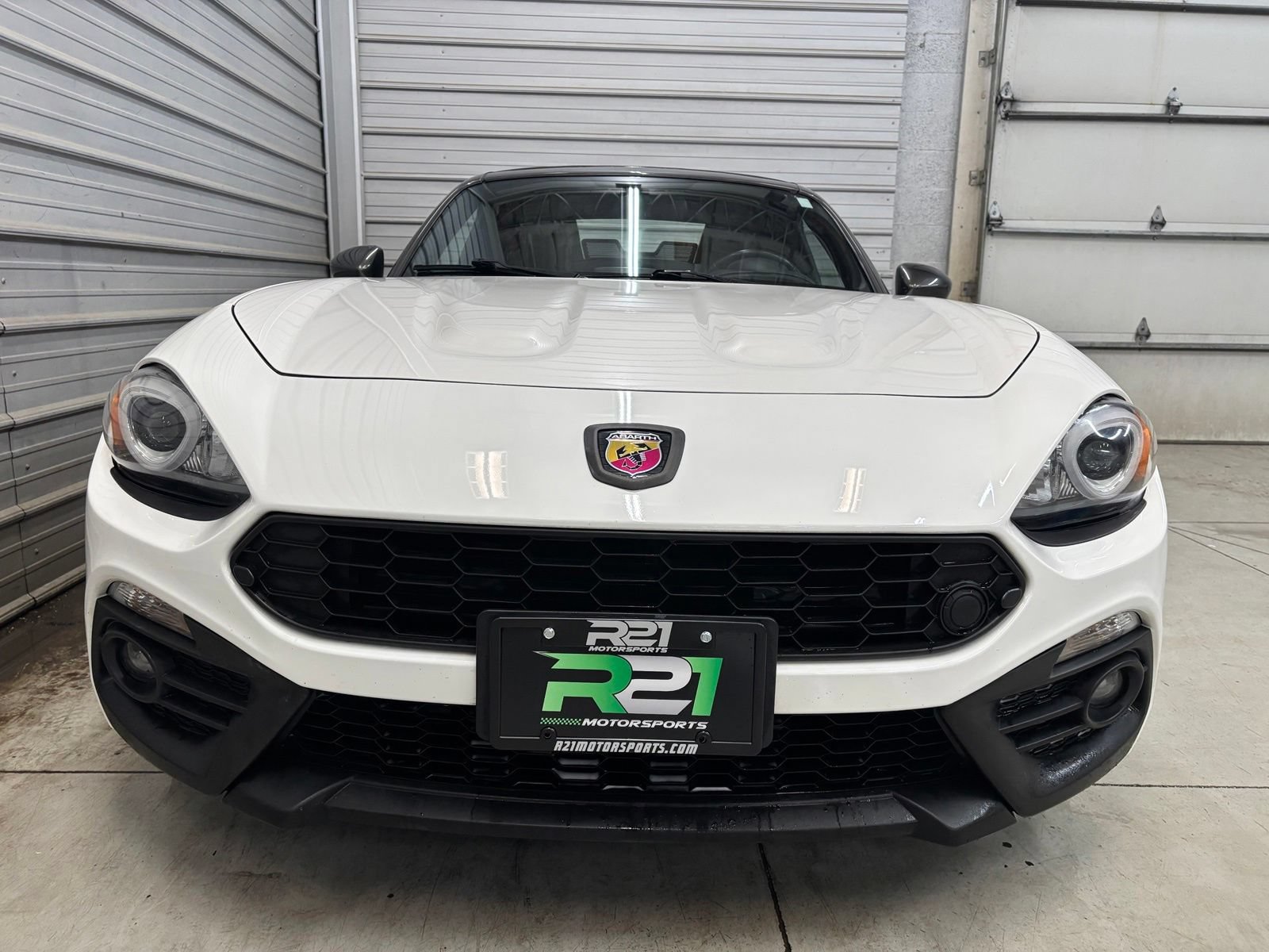 Used 2017 FIAT 124 Spider Abarth RWD image 2