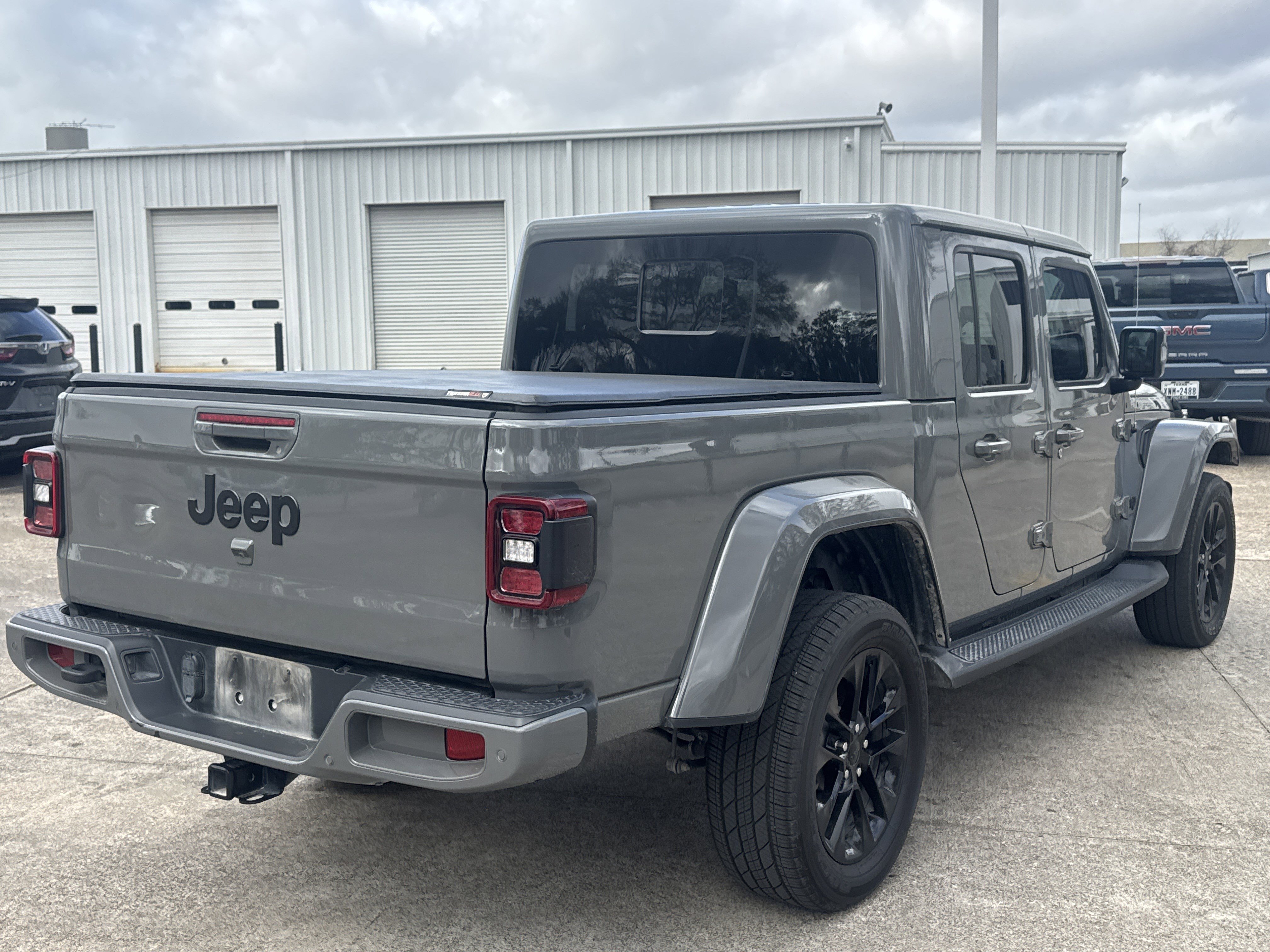 Used 2023 Jeep Gladiator Overland image 11