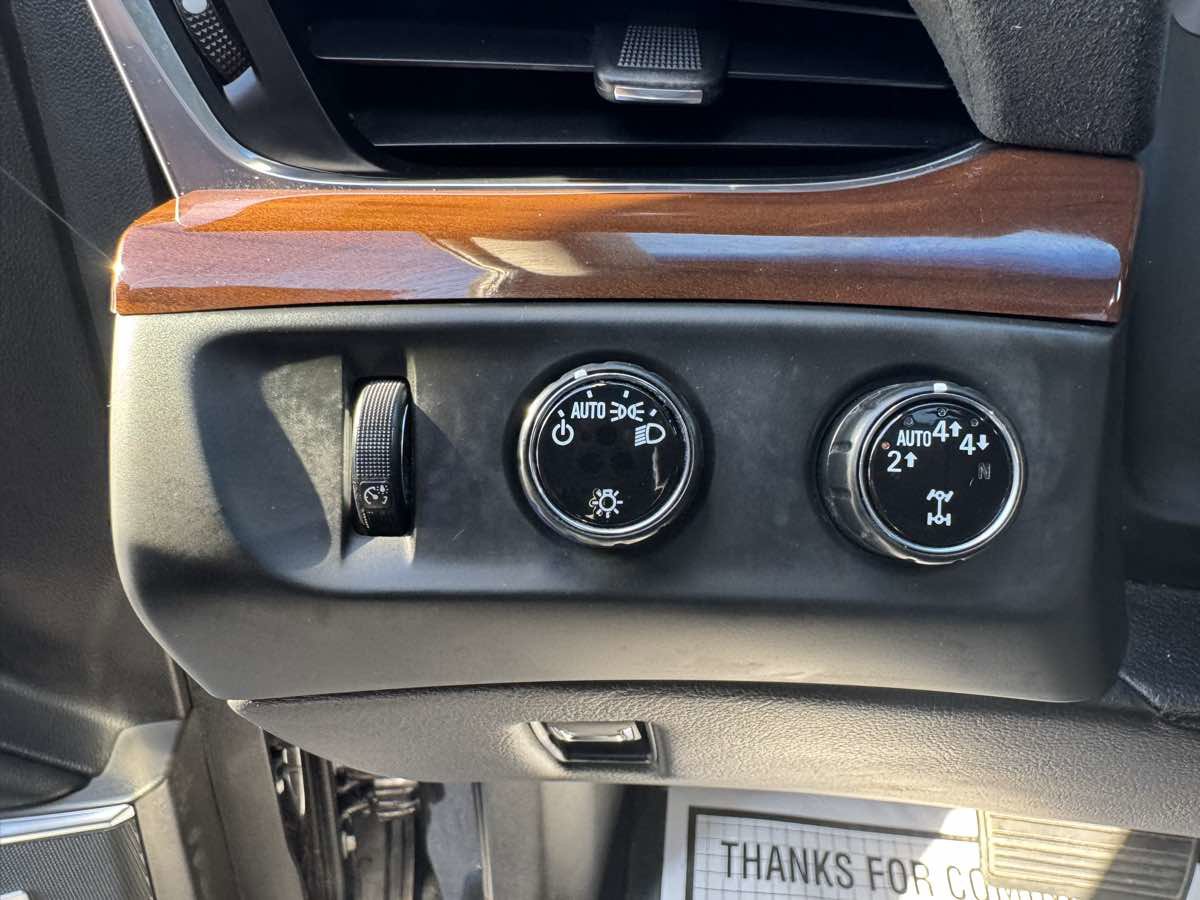Used 2018 Cadillac Escalade Premium Luxury image 10
