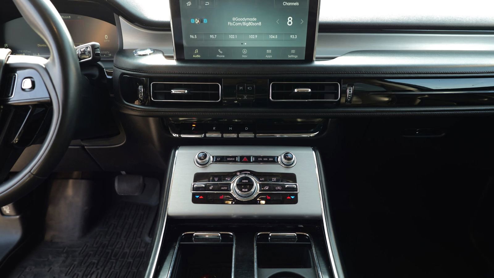 Used 2023 Lincoln Aviator AWD image 23