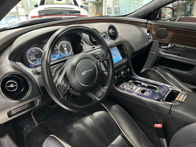Used 2011 Jaguar XJ RWD image 36