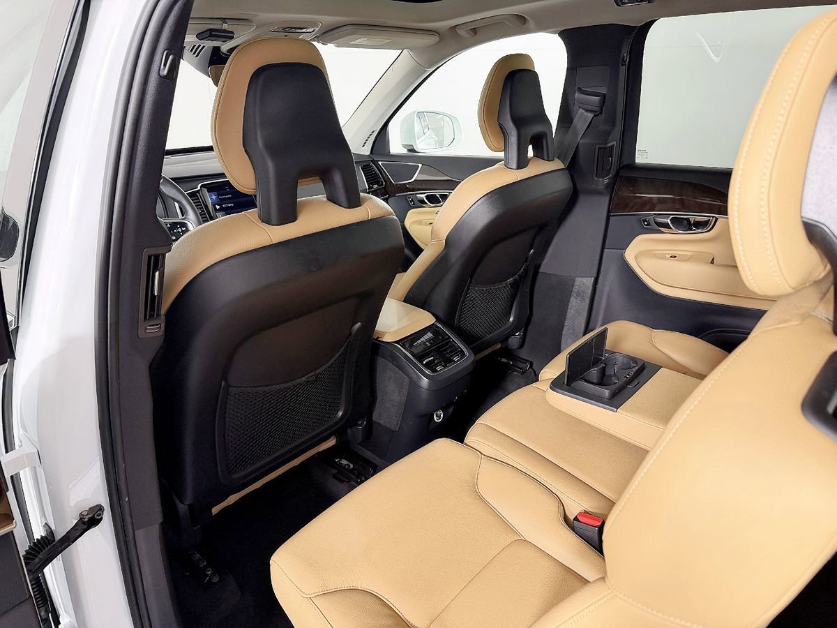Used 2016 Volvo XC90 T6 Momentum w/ Momentum Plus Package AWD/4WD image 36