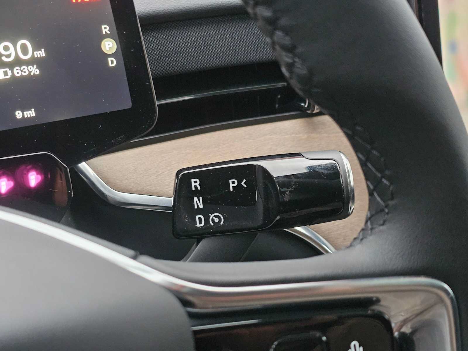 New 2025 Volvo EX90 Plus w/ Protection Package Premier AWD/4WD image 21