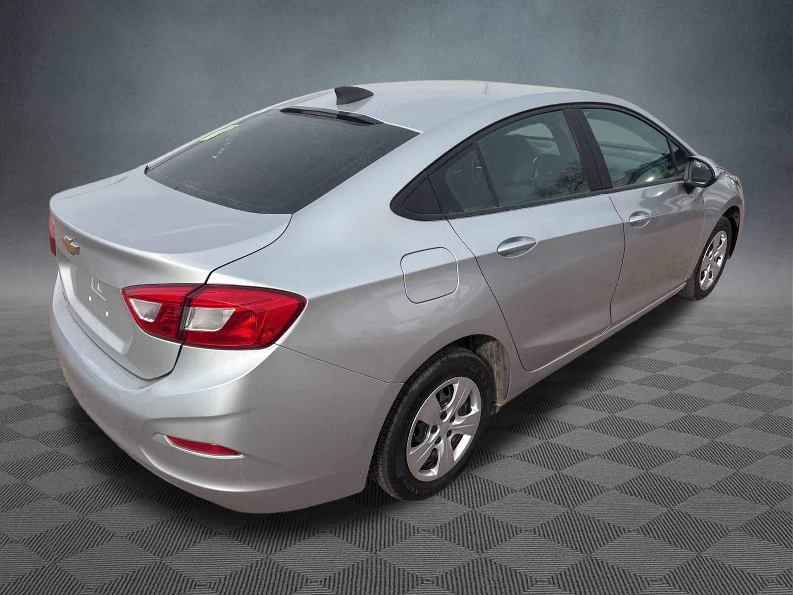 Used 2019 Chevrolet Cruze LS image 3