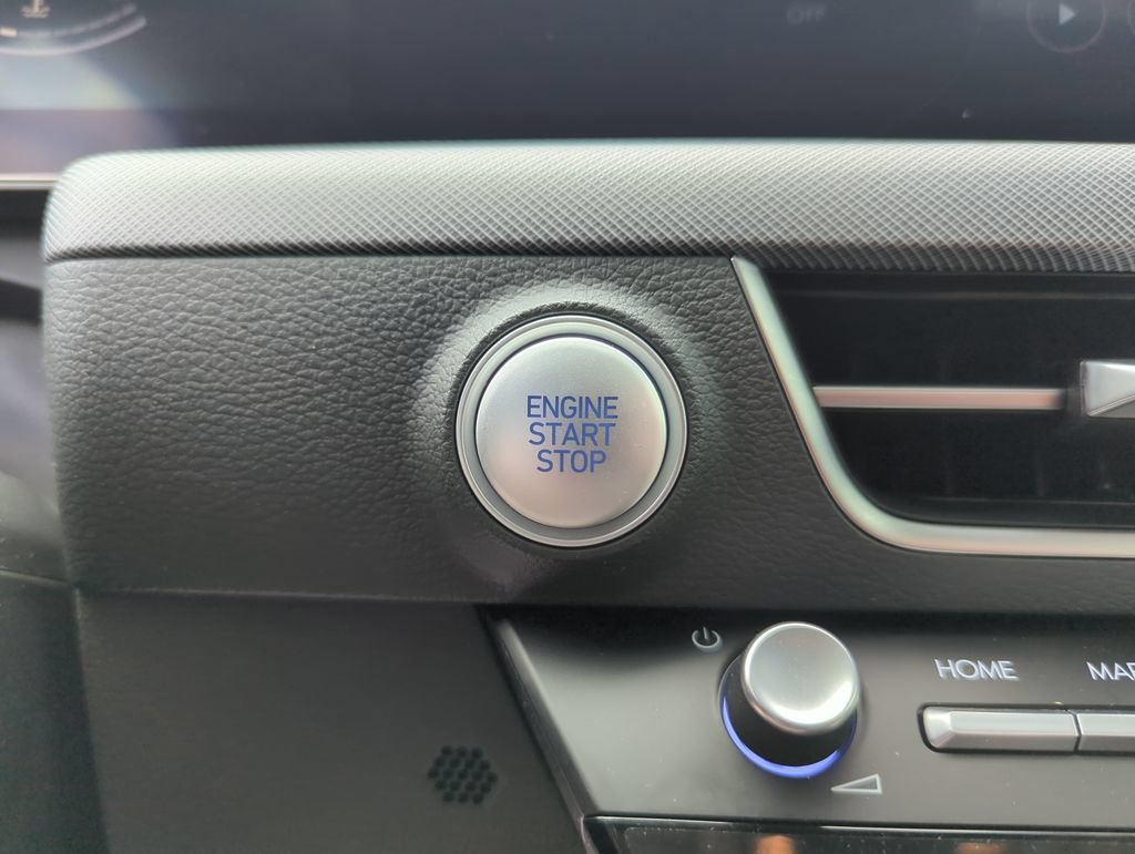 Used 2025 Hyundai Sonata SE FWD image 43