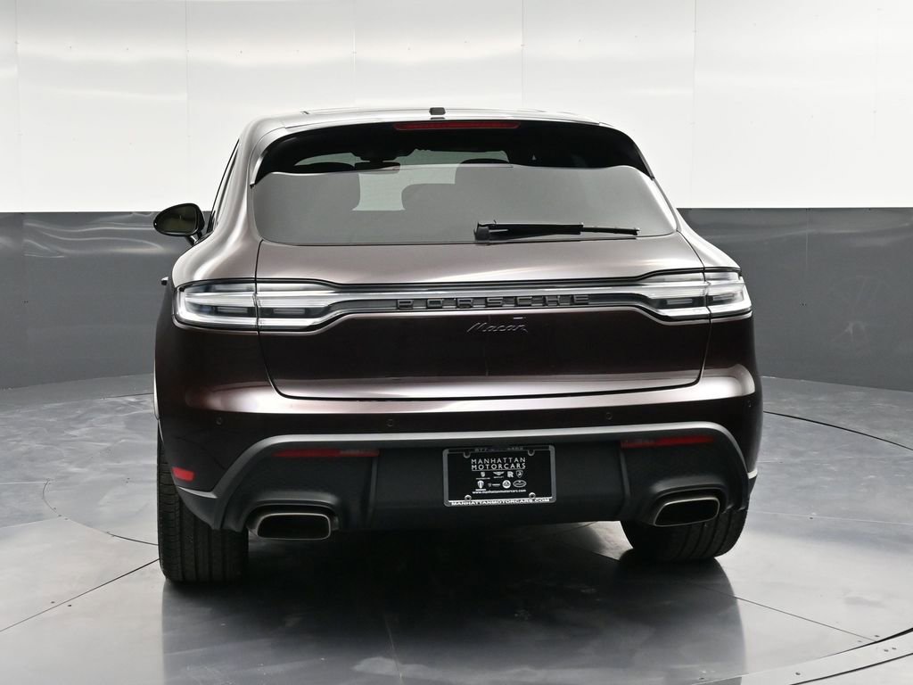 Certified 2025 Porsche Macan image 7