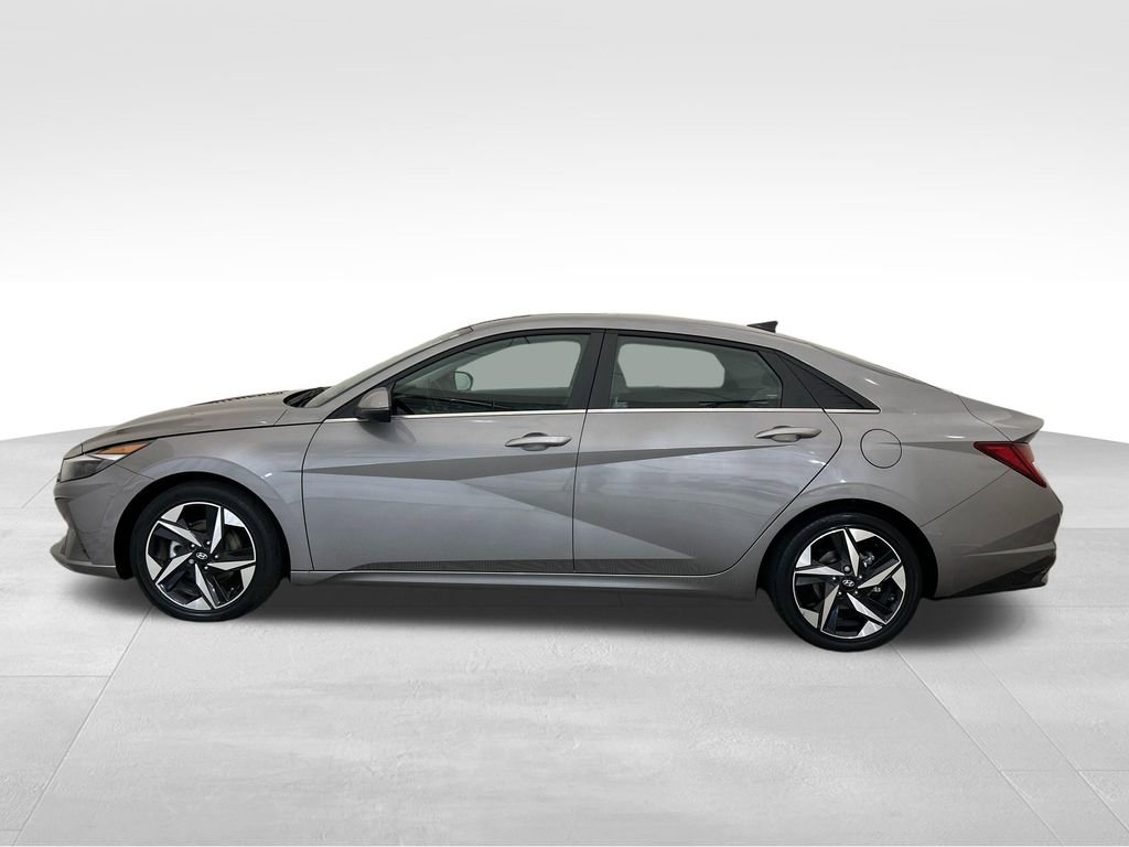 Used 2023 Hyundai Elantra Limited FWD image 2