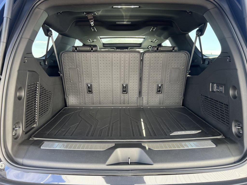 New 2026 Chevrolet Suburban RST w/ RST Capability Package image 10